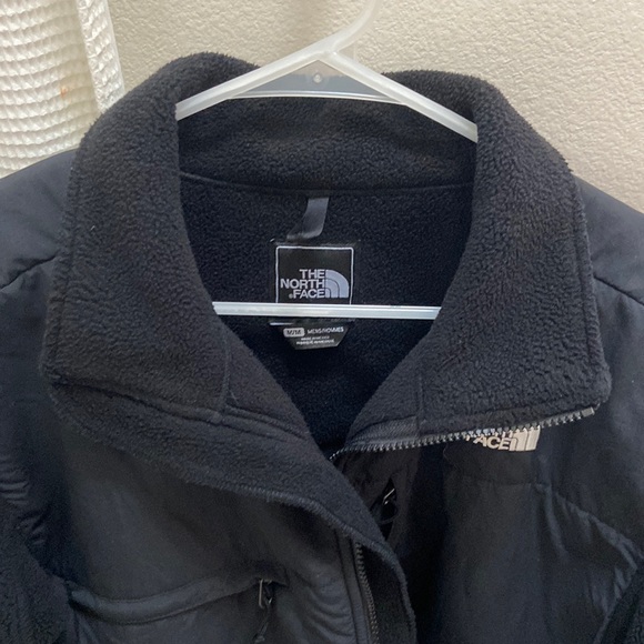 Men’s The North Face black fleece zip up jacket. Polartec recycled. Size medium. - Picture 16 of 16